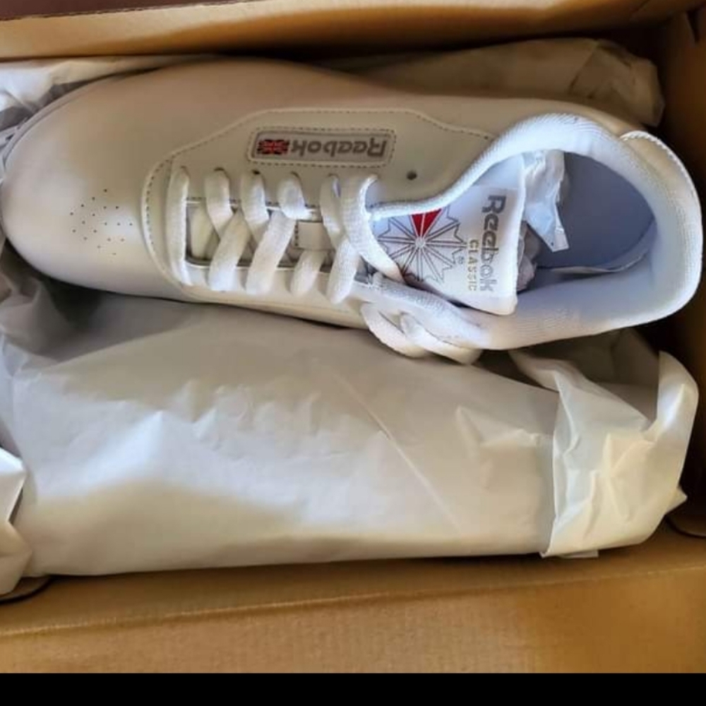 Woman's Reebok princess wide
